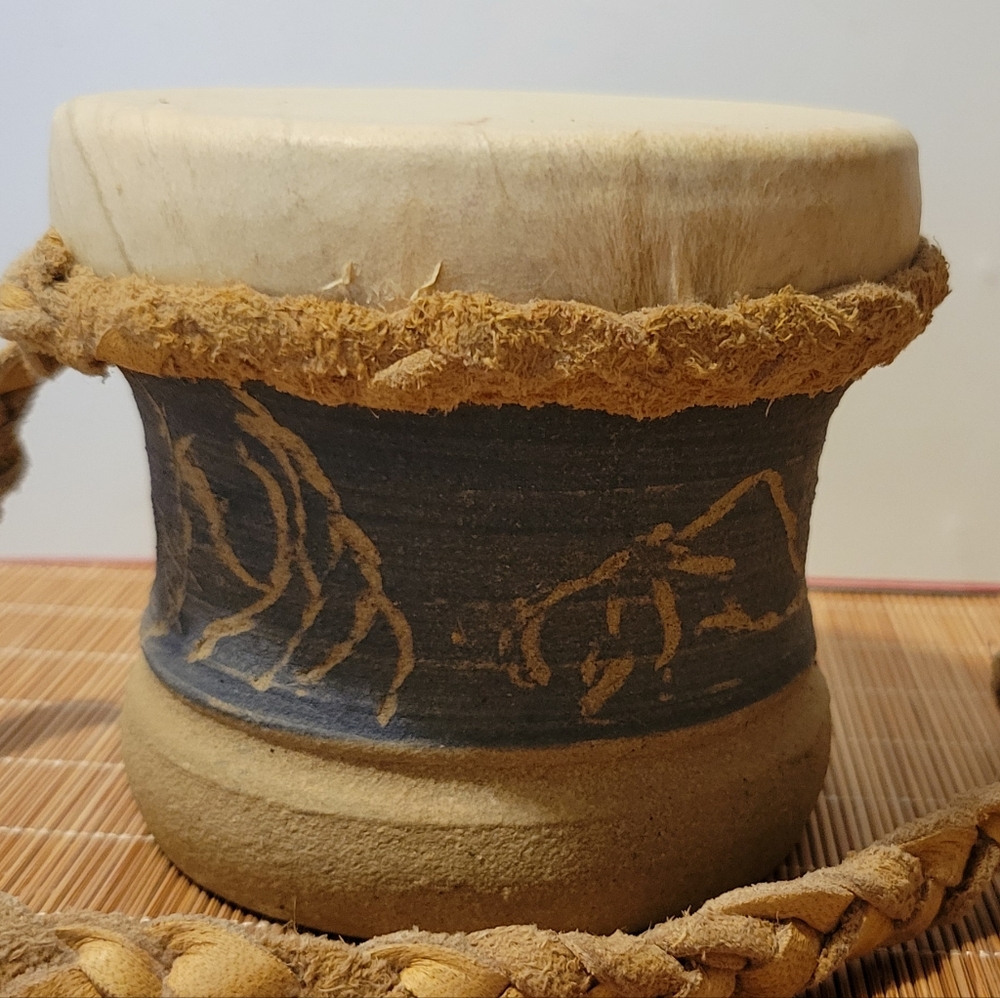 Handmade pottery Small DJEMBE style Skin Drum Bongo Artist Made PNW 🎶 Unique